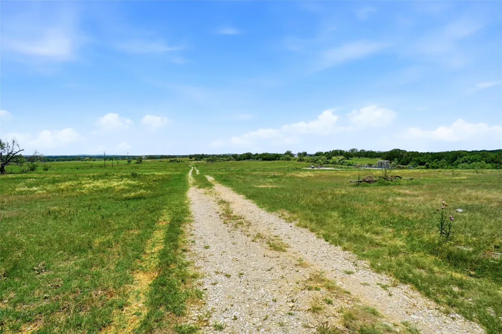 2186 Gilliland Road Springtown, TX 76082