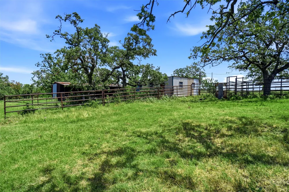 2186 Gilliland Road Springtown, TX 76082