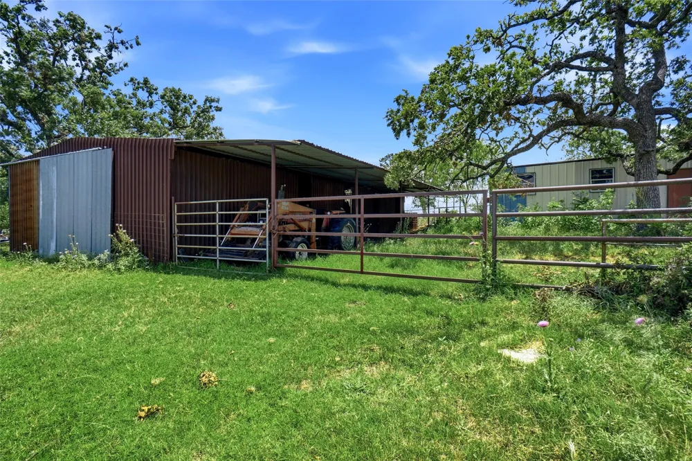 2186 Gilliland Road Springtown, TX 76082