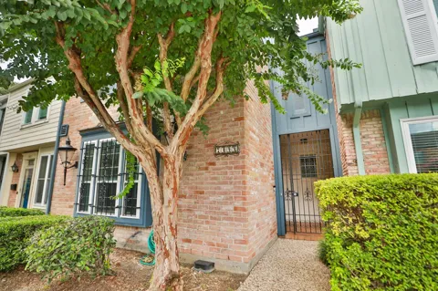 7499 Brompton Street #7499