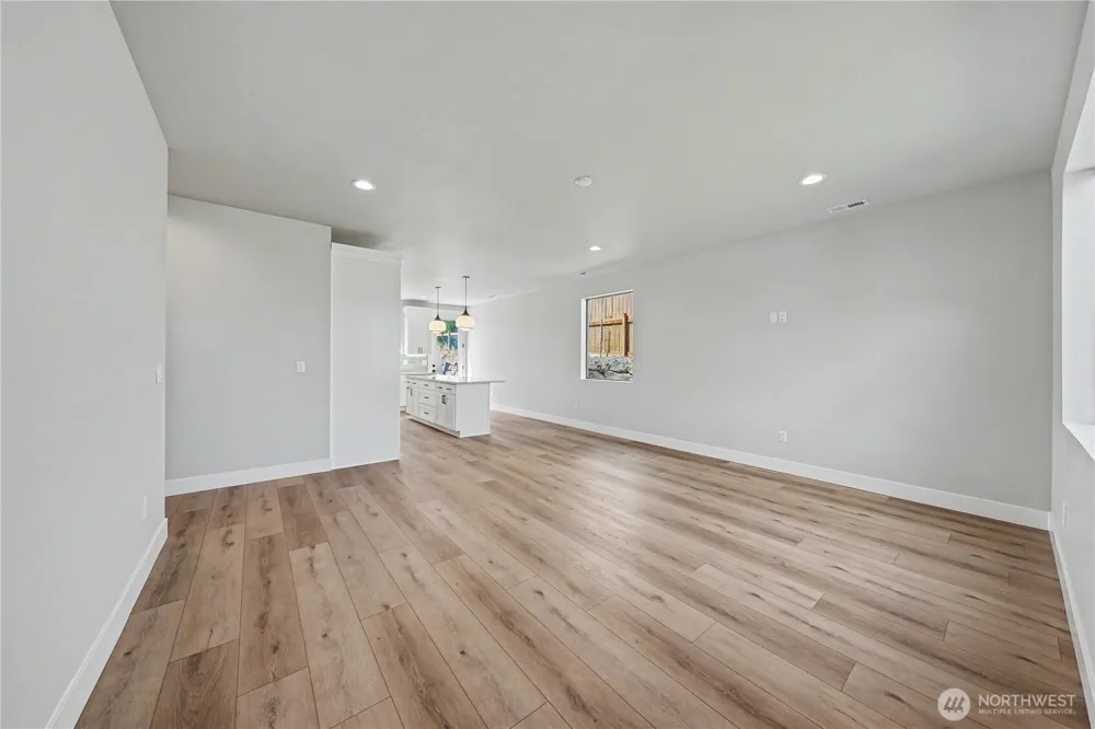 562 S Oasis Loop East Wenatchee, WA 98802