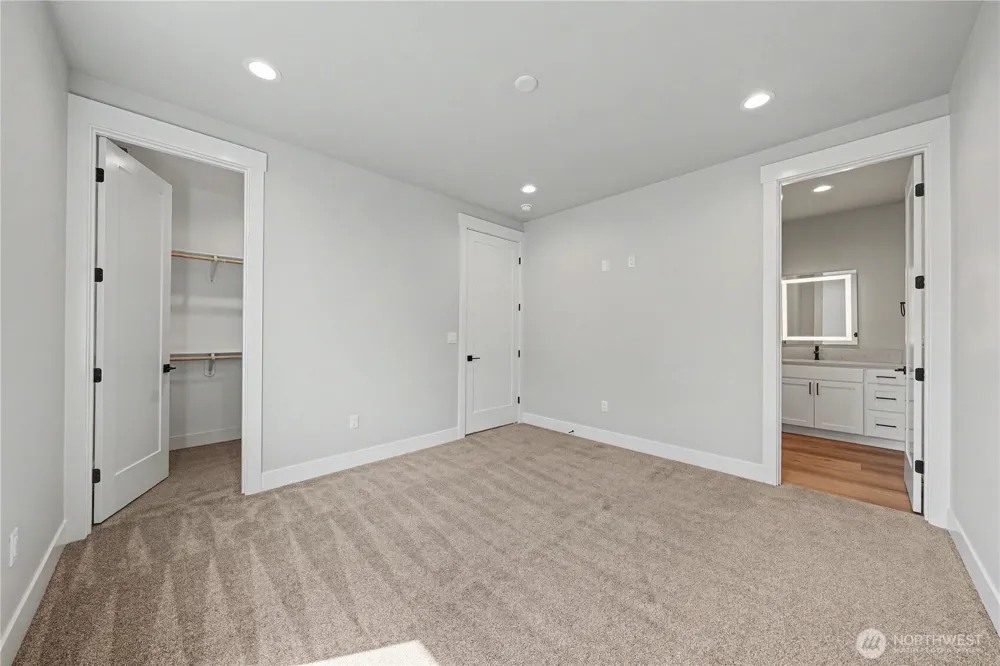 562 S Oasis Loop East Wenatchee, WA 98802