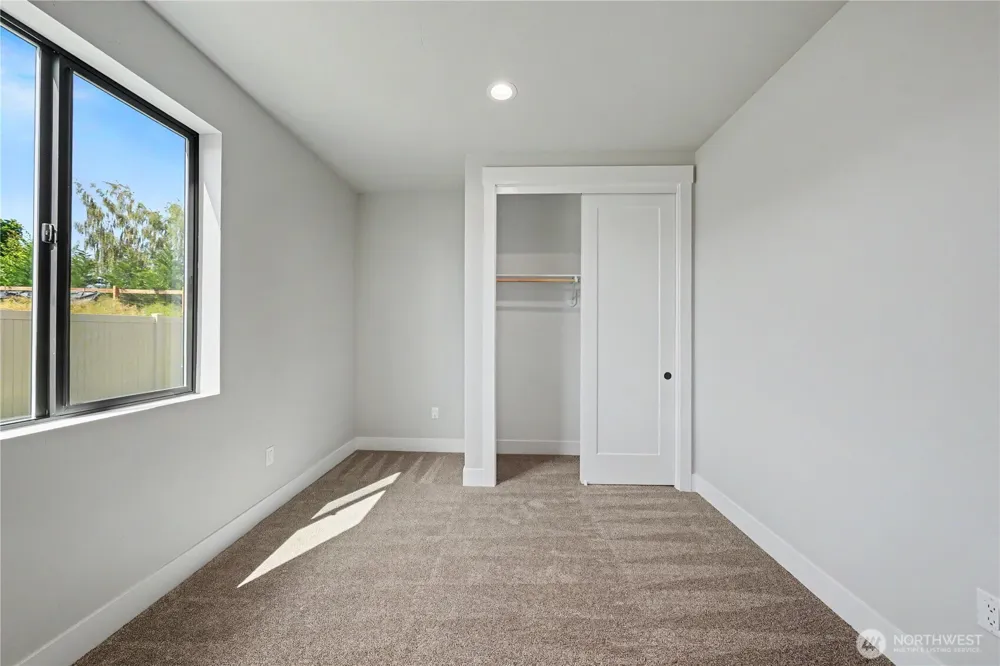 562 S Oasis Loop East Wenatchee, WA 98802