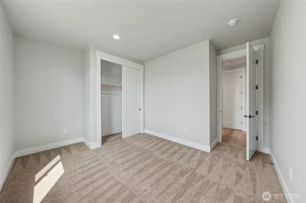 562 S Oasis Loop East Wenatchee, WA 98802