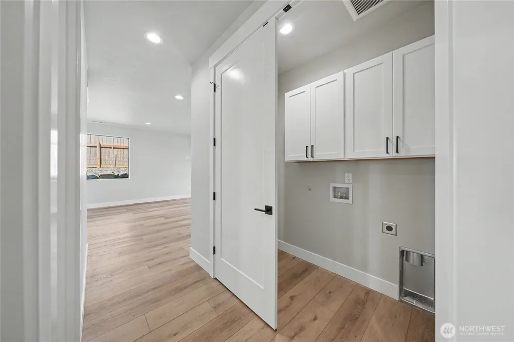 562 S Oasis Loop East Wenatchee, WA 98802