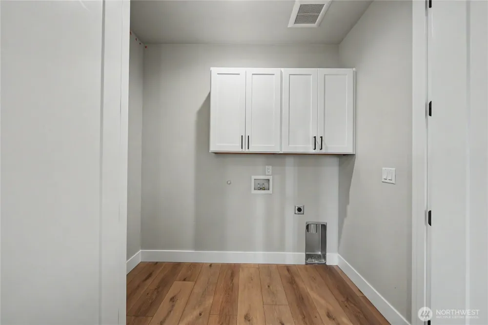 562 S Oasis Loop East Wenatchee, WA 98802