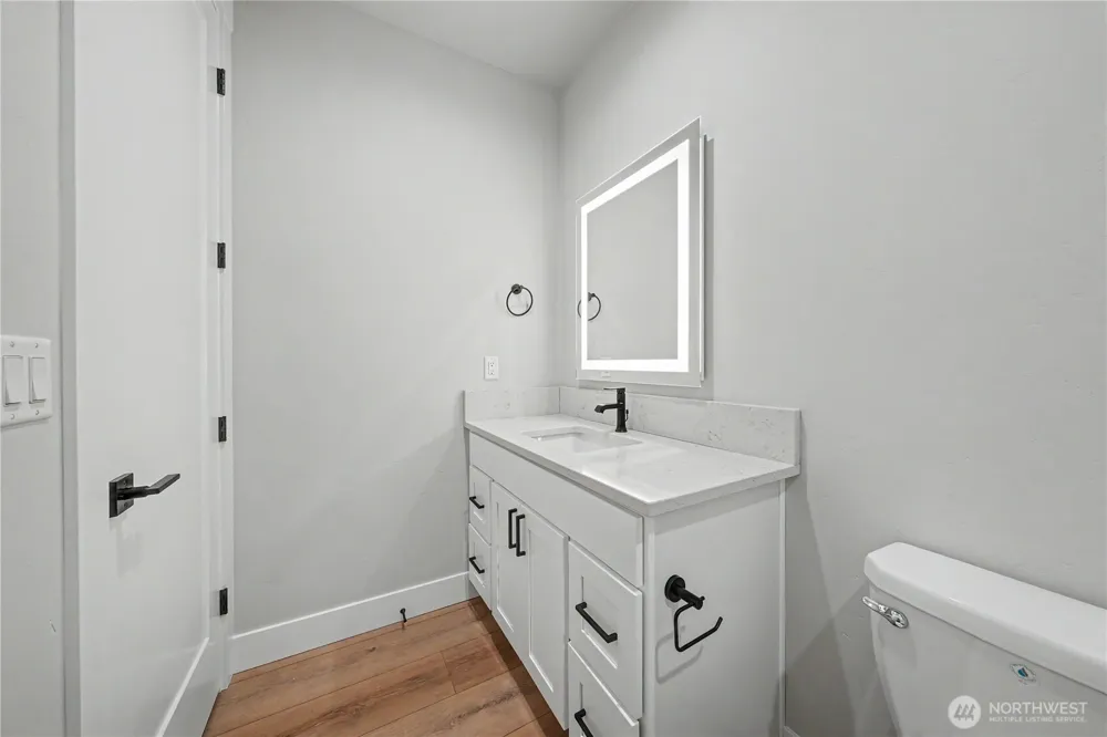 562 S Oasis Loop East Wenatchee, WA 98802