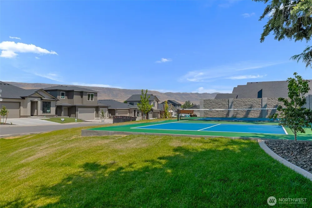 562 S Oasis Loop East Wenatchee, WA 98802