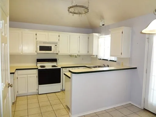 2216 Lattimore Street Denton, TX 76209