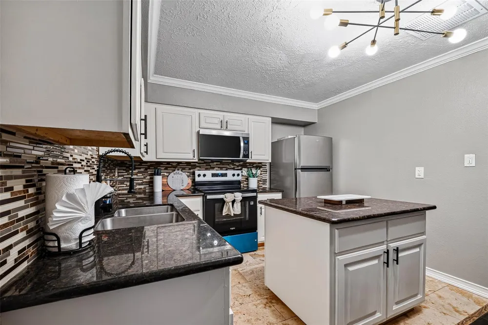 6114 S Greenpark Drive Houston, TX 77072