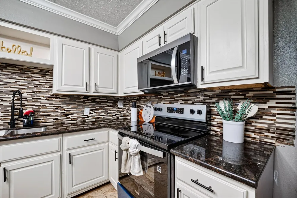 6114 S Greenpark Drive Houston, TX 77072
