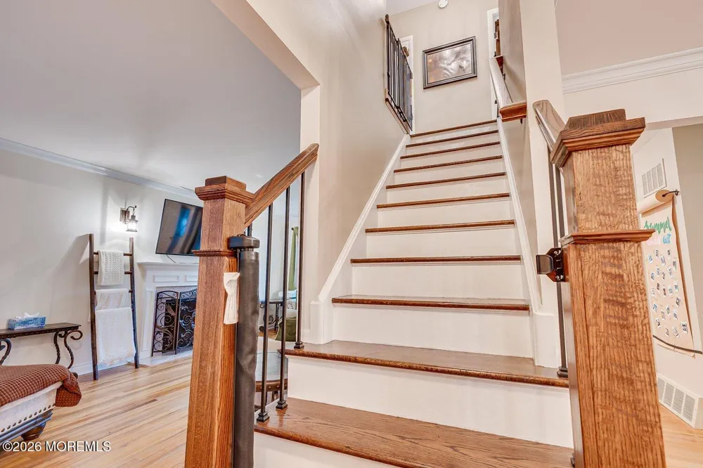 4 Bucknell Drive Hazlet, NJ 07730