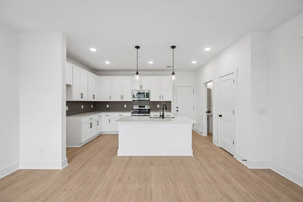 2595 Peaceful Valley Dr Columbia, TN 38401