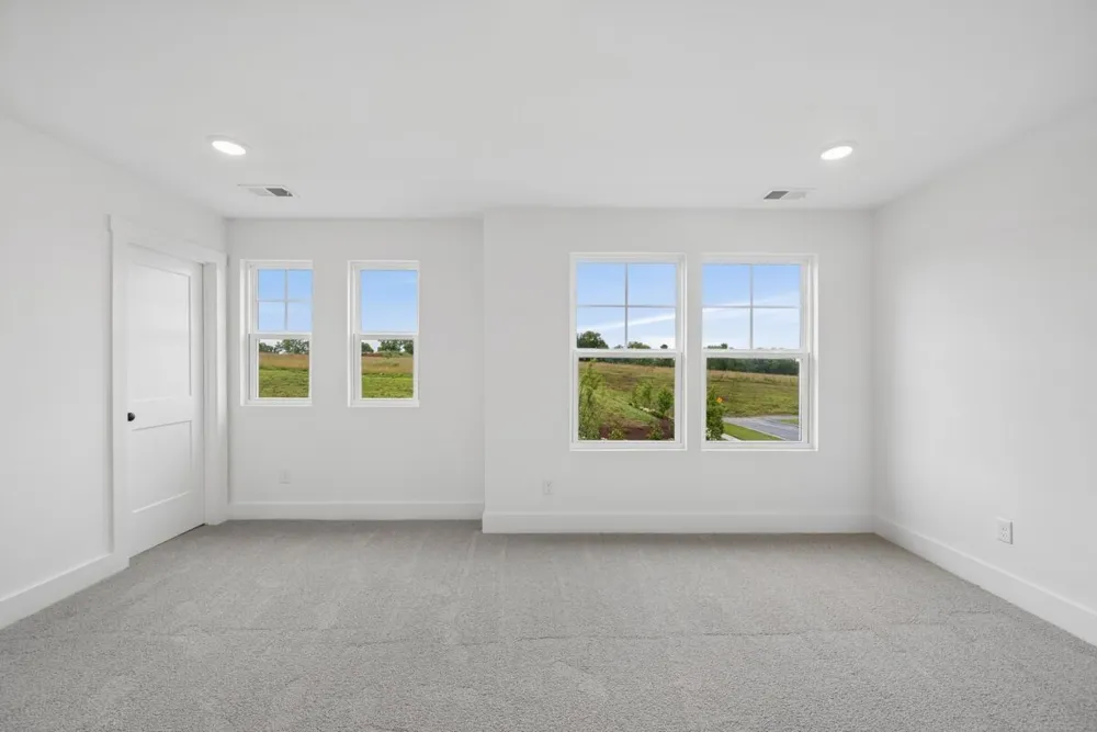 2595 Peaceful Valley Dr Columbia, TN 38401