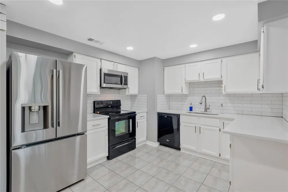 819 JACARANDA DRIVE Oldsmar, FL 34677