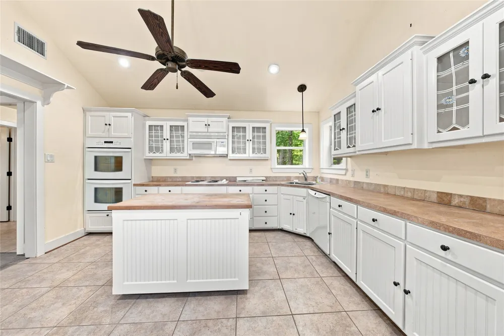 8418 County Road 3613 Murchison, TX 75778