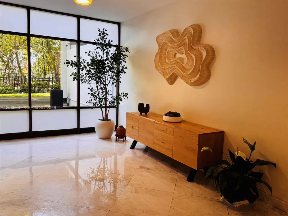 2780 NE 183rd St #810 Aventura, FL 33160