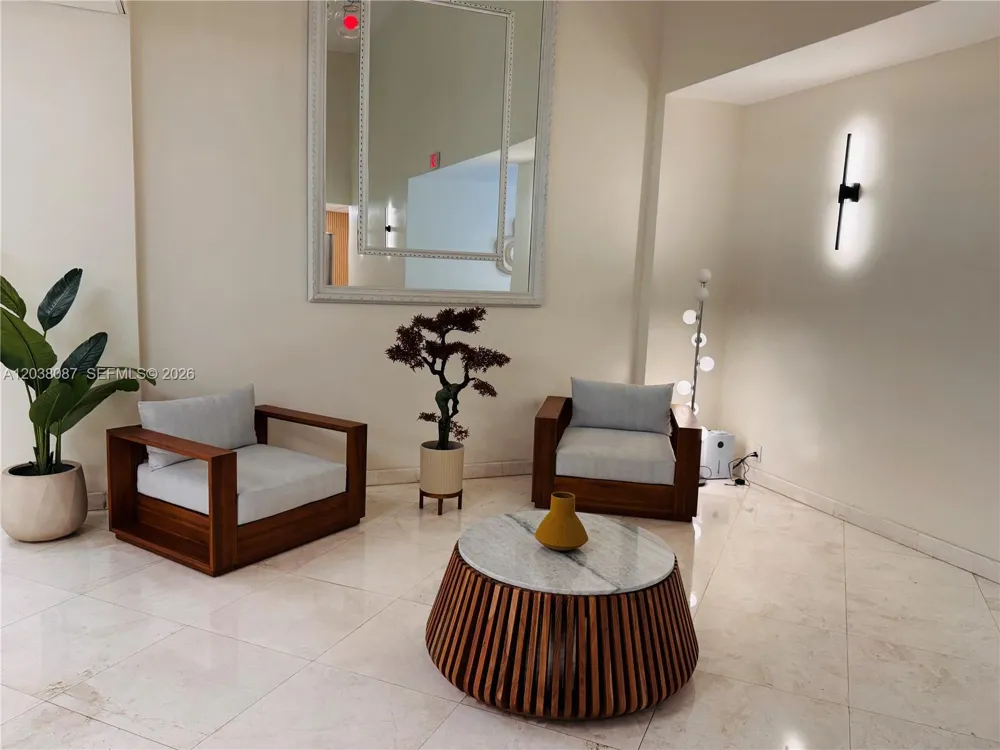 2780 NE 183rd St #810 Aventura, FL 33160