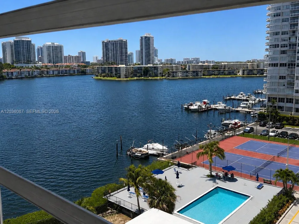 2780 NE 183rd St #810 Aventura, FL 33160