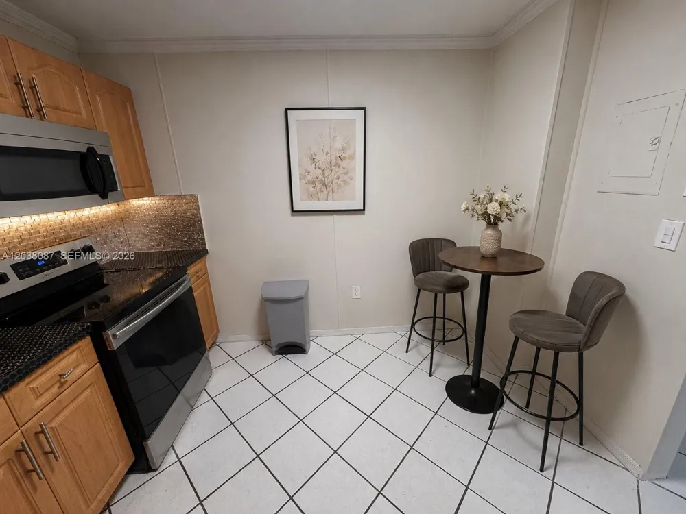 2780 NE 183rd St #810 Aventura, FL 33160
