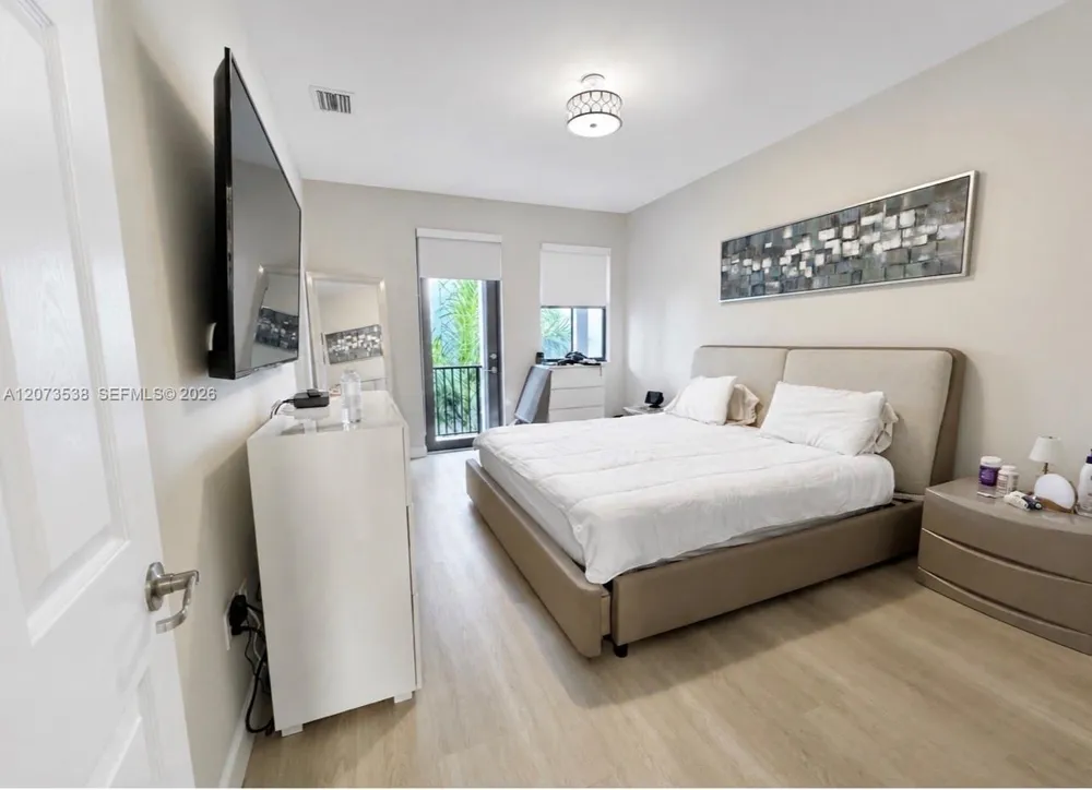 5930 NW 104th Path Doral, FL 33178