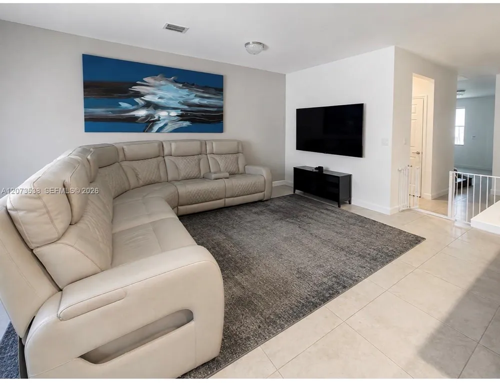 5930 NW 104th Path Doral, FL 33178