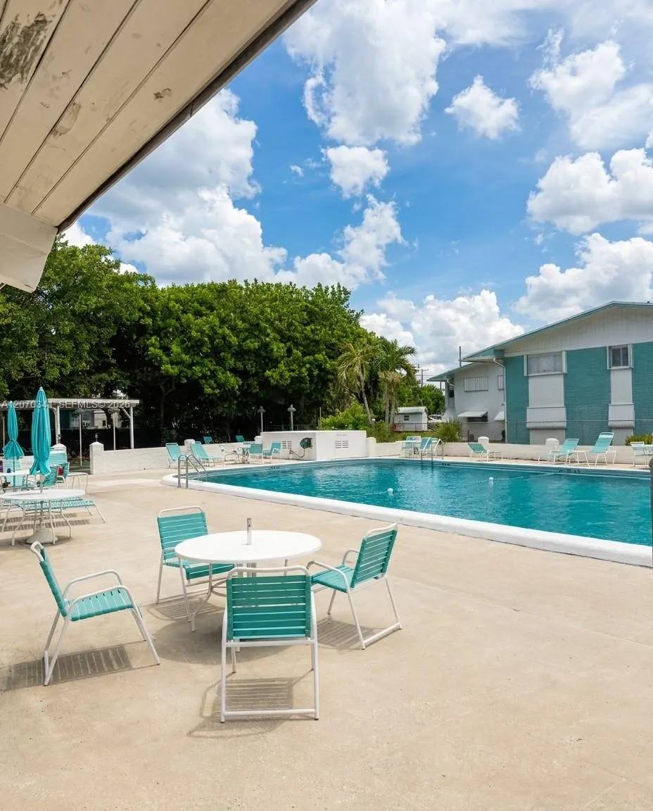 2304 Lake Osborne Dr #21 Lake Worth, FL 33461