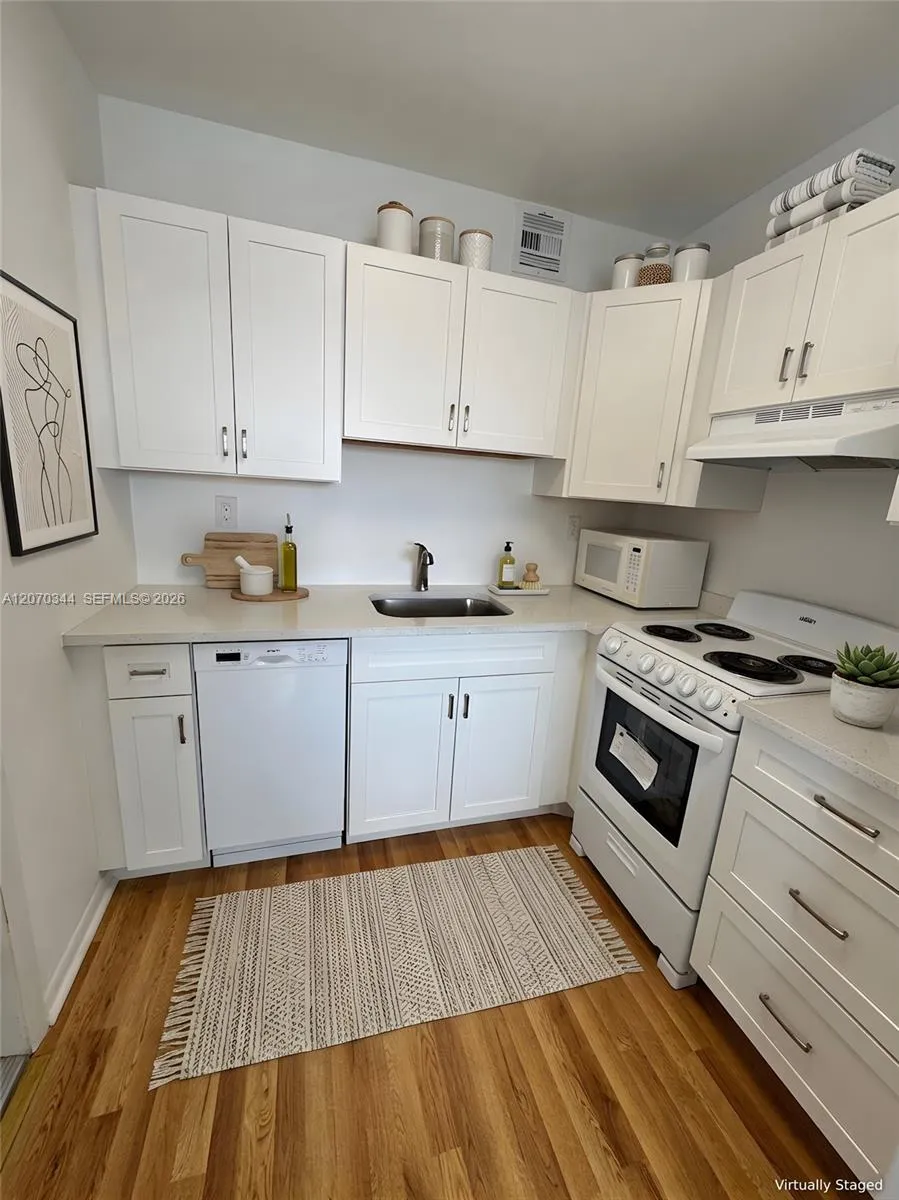 2304 Lake Osborne Dr #21 Lake Worth, FL 33461