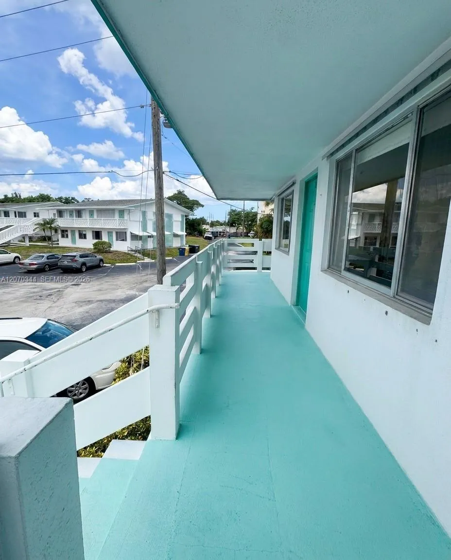 2304 Lake Osborne Dr #21 Lake Worth, FL 33461