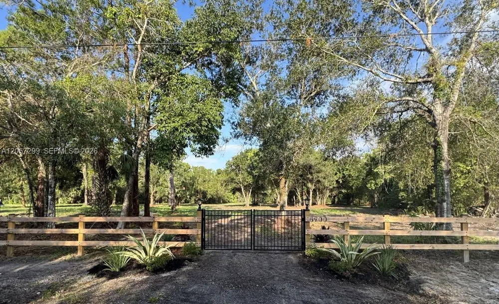 6700 Louella dr Fort Myers, FL 33905