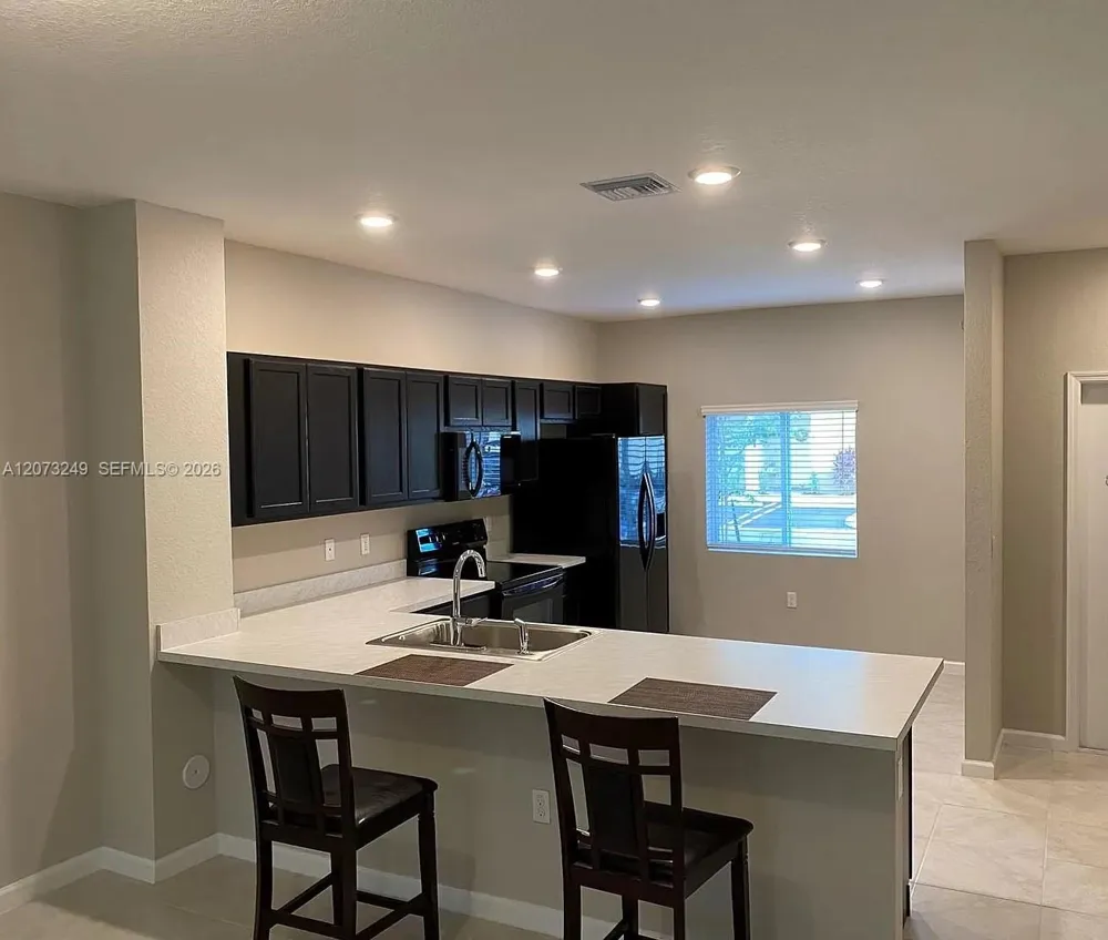2810 NW 181st St Miami Gardens, FL 33056