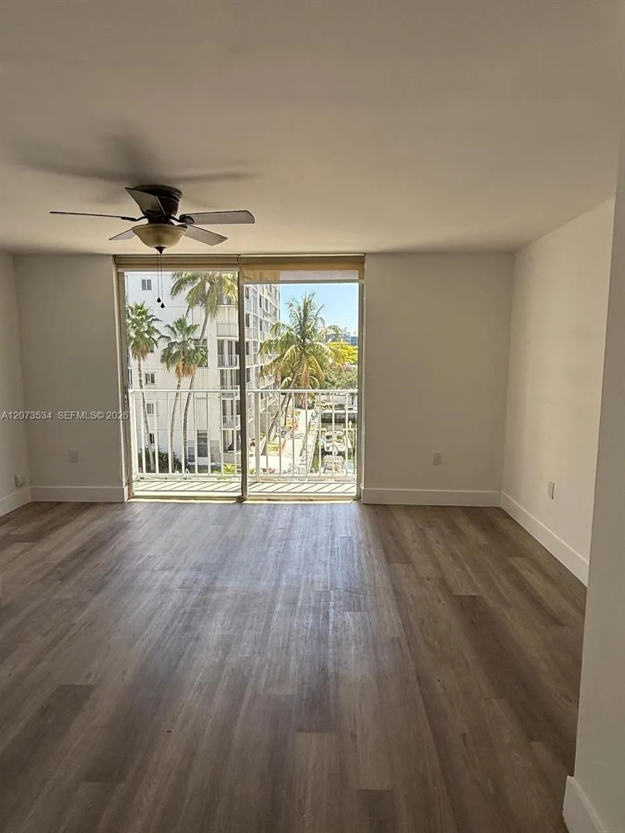 1720 NW N River Dr #408 Miami, FL 33125