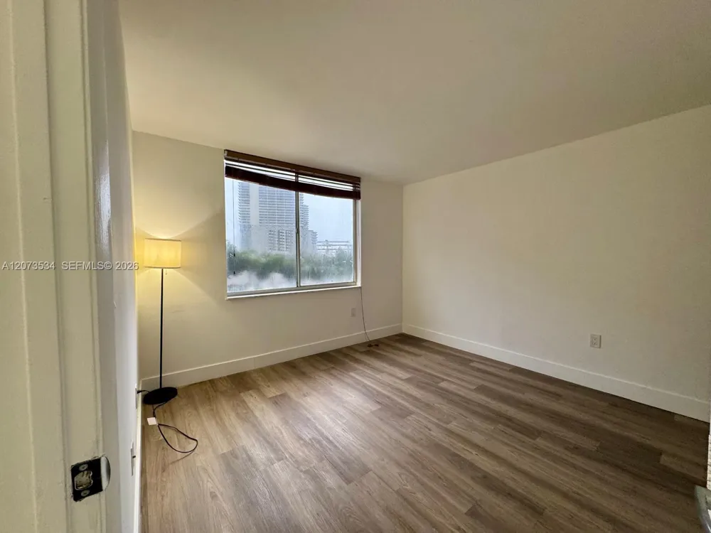 1720 NW N River Dr #408 Miami, FL 33125