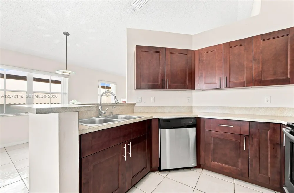 7336 Granada Way Margate, FL 33063