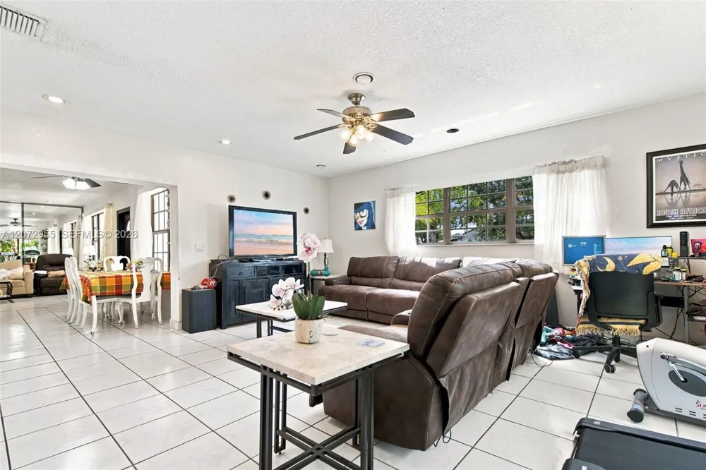 20001 Ranch Rd Cutler Bay, FL 33189