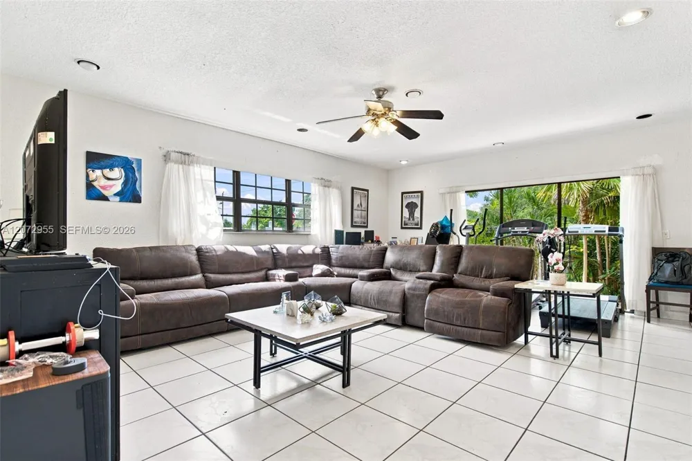 20001 Ranch Rd Cutler Bay, FL 33189