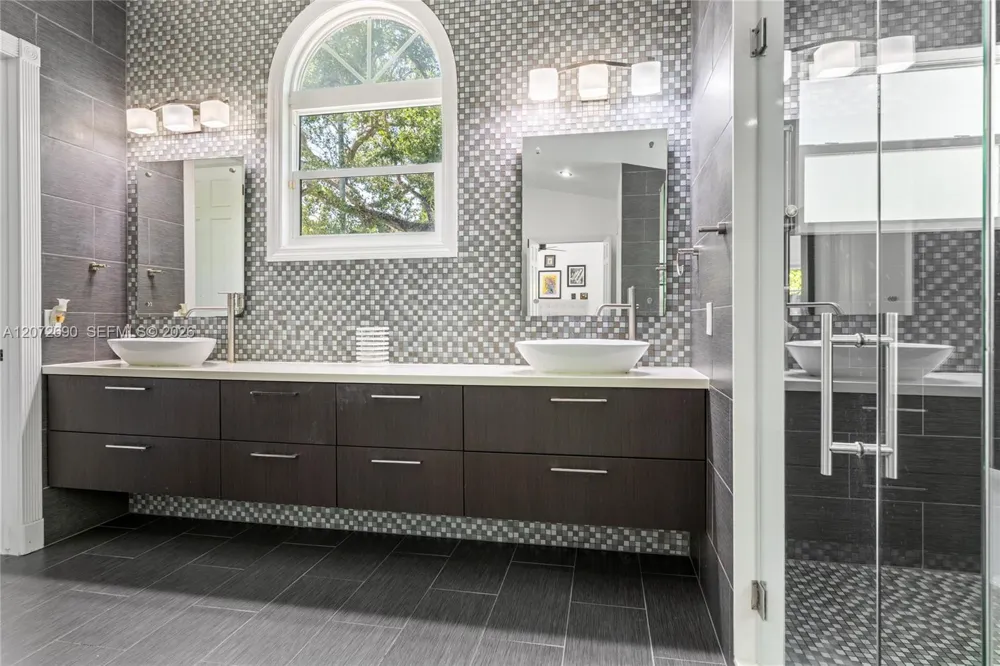 11050 Girasol Ave Coral Gables, FL 33156