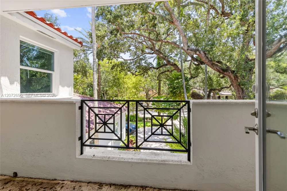 11050 Girasol Ave Coral Gables, FL 33156