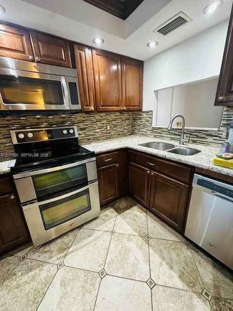 Address Not Shown Oakland Park, FL 33309