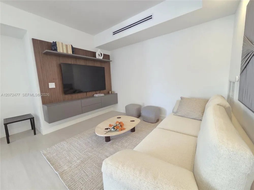 739 Crandon Blvd #202 Key Biscayne, FL 33149