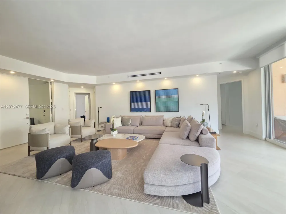 739 Crandon Blvd #202 Key Biscayne, FL 33149