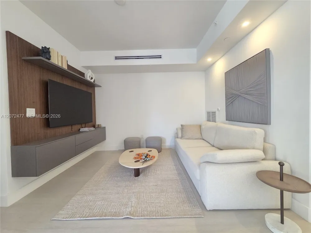 739 Crandon Blvd #202 Key Biscayne, FL 33149