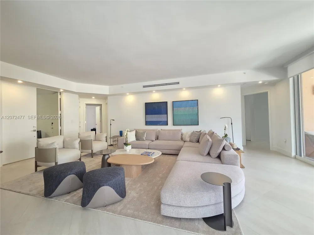 739 Crandon Blvd #202 Key Biscayne, FL 33149