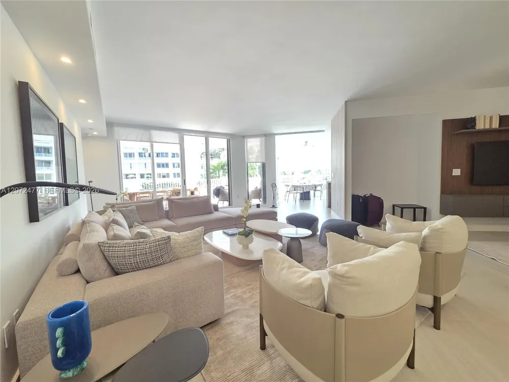 739 Crandon Blvd #202 Key Biscayne, FL 33149