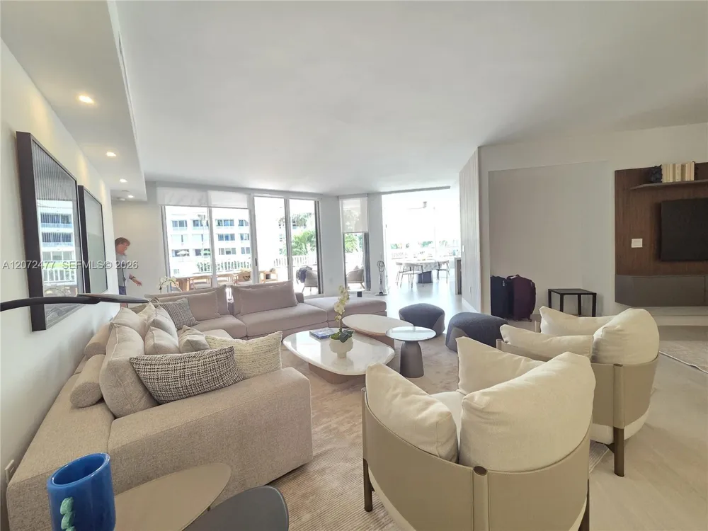 739 Crandon Blvd #202 Key Biscayne, FL 33149