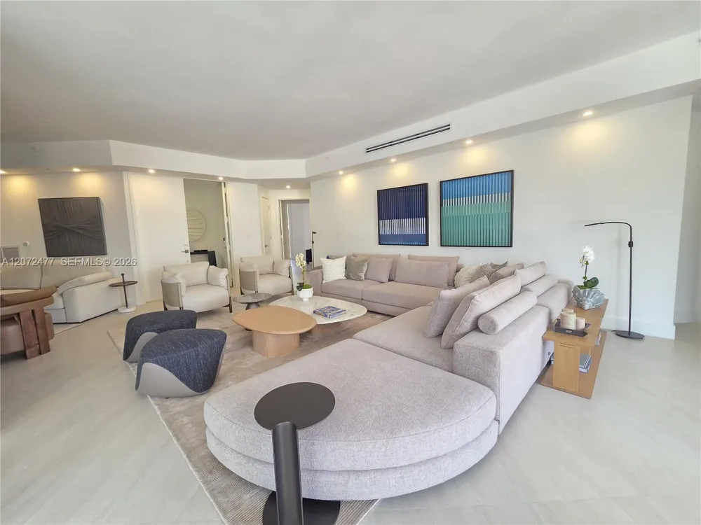 739 Crandon Blvd #202 Key Biscayne, FL 33149