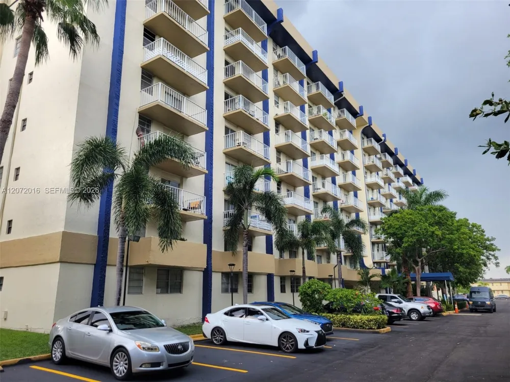 4550 NW 9th St #512E Miami, FL 33126
