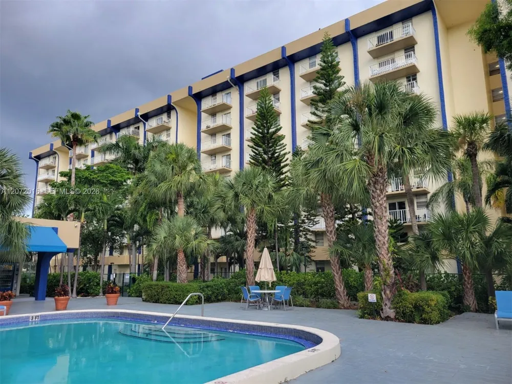 4550 NW 9th St #512E Miami, FL 33126