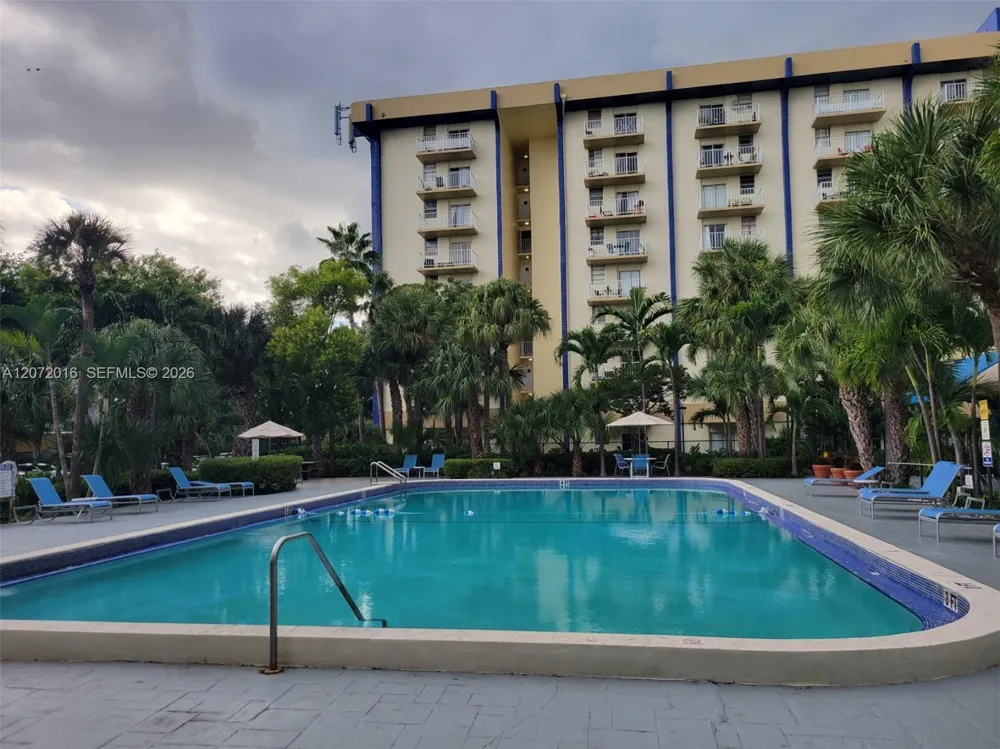4550 NW 9th St #512E Miami, FL 33126