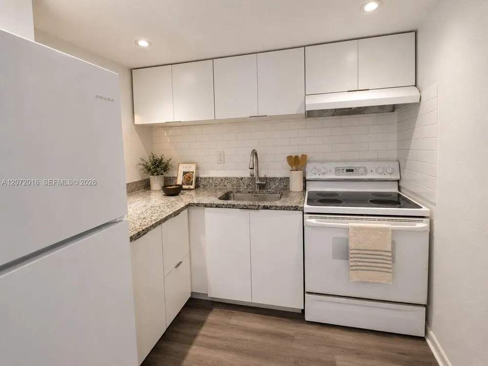 4550 NW 9th St #512E Miami, FL 33126